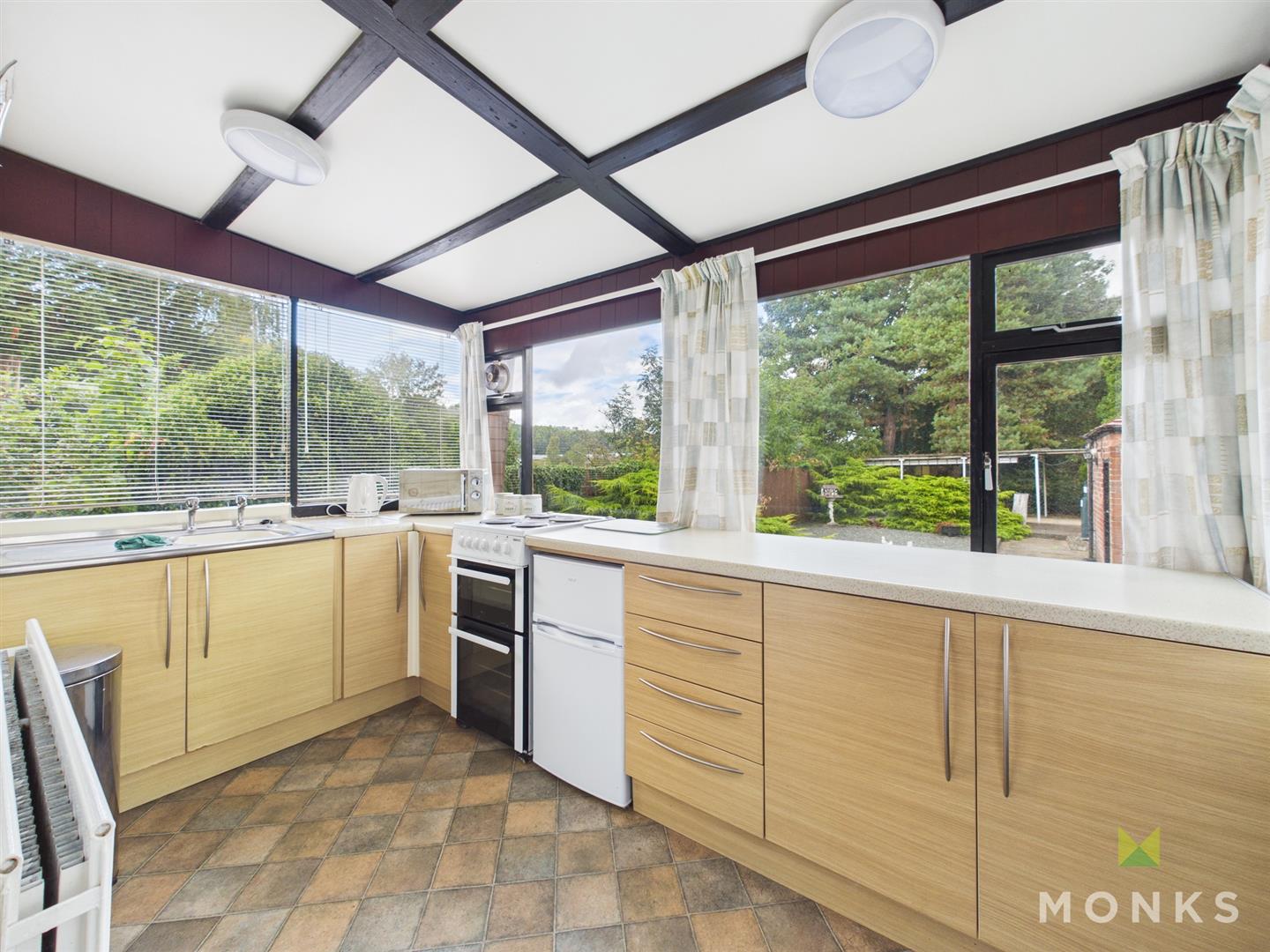 1 Station Avenue, Wrexham, LL14 5LU For Sale